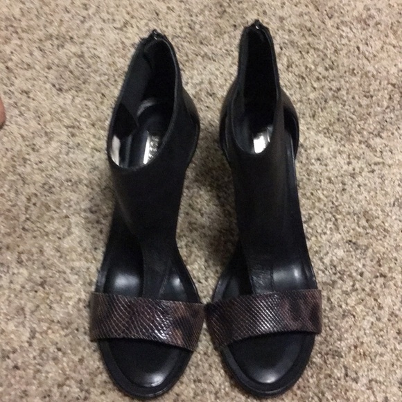 BCBGMAXAZRIA leather heels - Picture 1 of 7